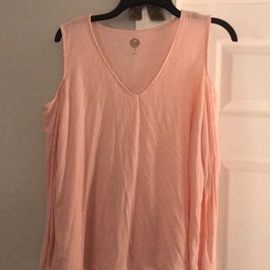 Women’s peekaboo top pink